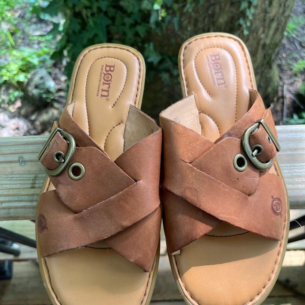 BORN Rio Women’s Size 7 Sandals Cognac Brown Leather Criss Cross Slides Shoes - Picture 2 of 9